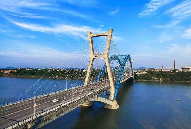 湘潭市攜手湘潭大學打造“城市矽谷”成全國“校地共建”標杆!