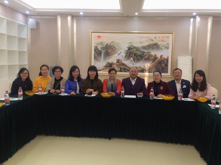 外国语学院师生座谈会.jpg